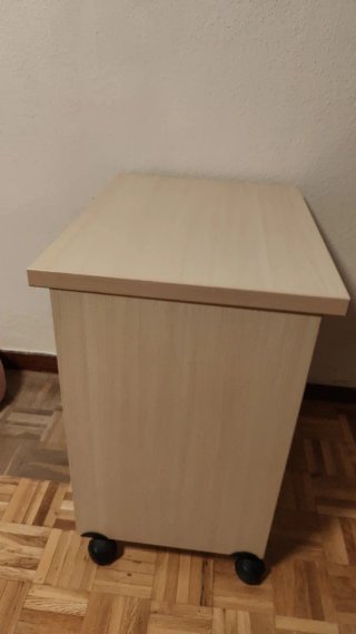 Mesa auxiliar despacho con ruedas