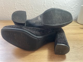 Botines negros brillantes talla 37