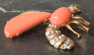 Broche Bumblebee Givenchy tono Coral y Dorado