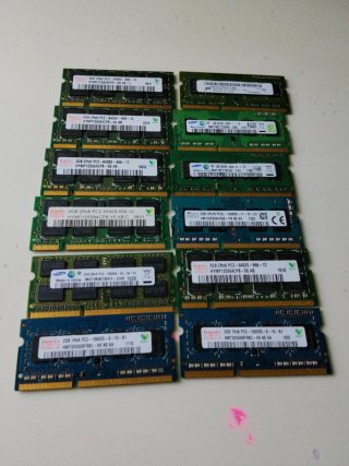 12x Módulos RAM 2GB DDR3/DDR2