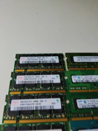 12x Módulos RAM 2GB DDR3/DDR2