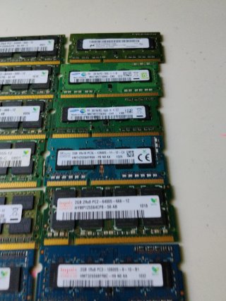 12x Módulos RAM 2GB DDR3/DDR2