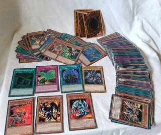 Lote 180 Cartas Yu-Gi-Oh! - Encontrado en Desván /
