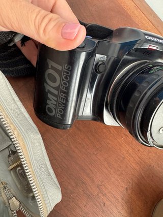 Consiglio di fotocamere analogiche Canon e Olympus