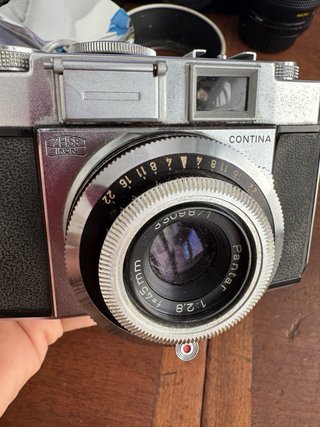 Consiglio di fotocamere analogiche Canon e Olympus