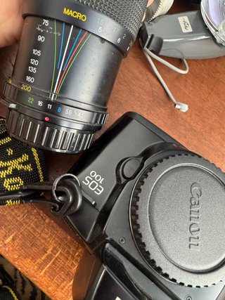 Consiglio di fotocamere analogiche Canon e Olympus