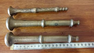 Conjunto de 3 Morteros de Bronce Antiguos + majas