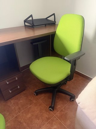 Silla de escritorio ergonómica verde