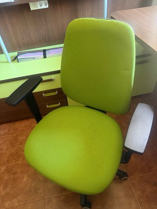 Silla de escritorio ergonómica verde