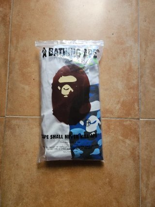 Camiseta BAPE Azul y Blanca