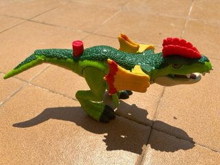 Dragón Mattel Dispara Flecha Fuego