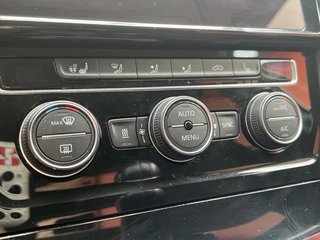 Volkswagen Golf Azul 121.000 Kms, dl 2.018