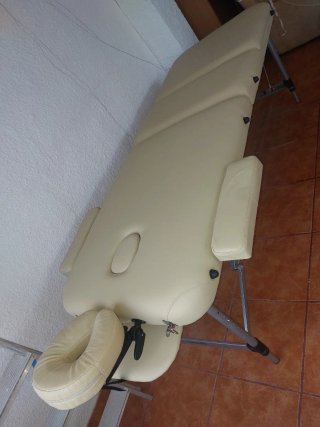Mesa de masaje Naipo portátil con muchas accesorio