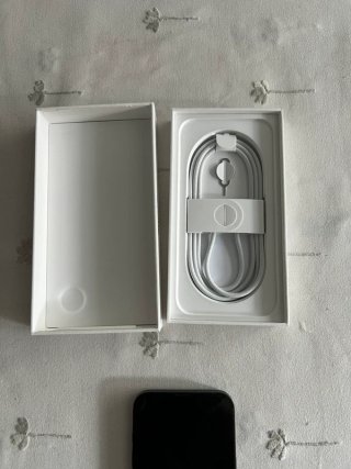 iPhone 16 E 93%/128 GB