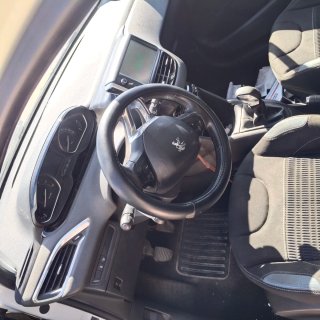 Peugeot 208 2010
