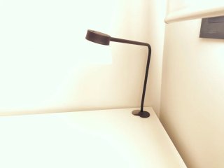 Escritorio Blanco Ikea serie MICKE + lámpara(+10€)