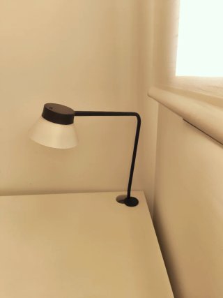 Escritorio Blanco Ikea serie MICKE + lámpara(+10€)