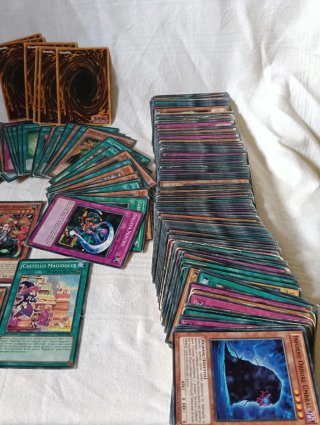 Lote 190 cartas Yu-Gi-Oh originales (Sótano / Tras