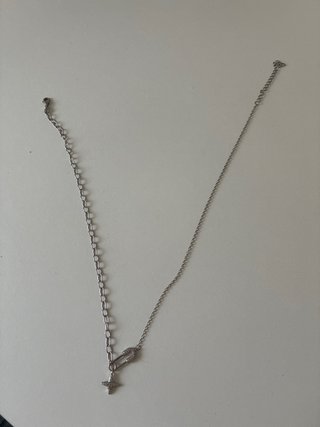 Collar plateado con colgante de estrella