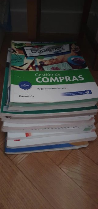 Libros 1 y 2 de Grado Medio. Comercio y Marketing.