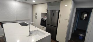 Puertas de cocina beige/blancas