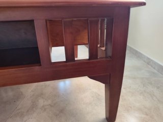 Mesa de centro madera colonial.