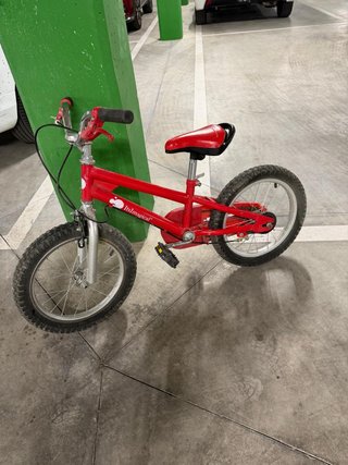 Bicicleta infantil roja
