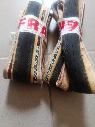 Dois Pneus Vittoria Zaffiro Pro V 700X32