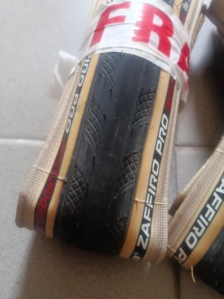Dois Pneus Vittoria Zaffiro Pro V 700X32