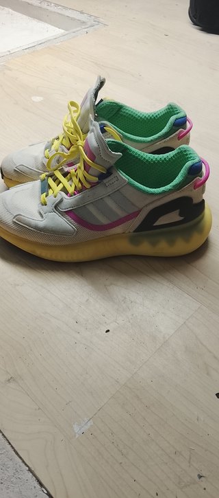 Zapatillas deportivas mujer y niño