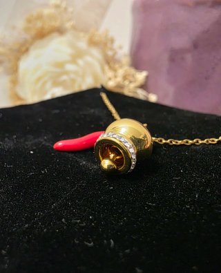 Collana portafortuna campana e corno rosso