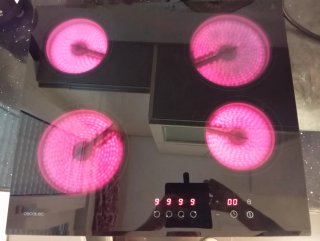 Vitrocerámica Cecotec 4 fuegos buen estado.