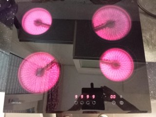 Vitrocerámica Cecotec 4 fuegos buen estado.