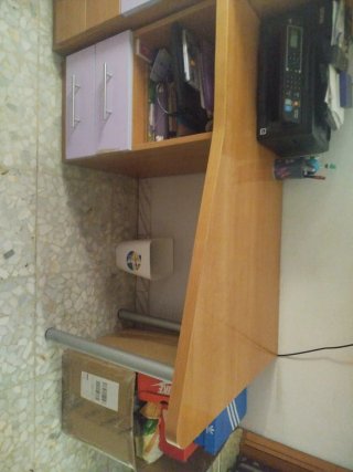 Mesa de estudio madera y morado