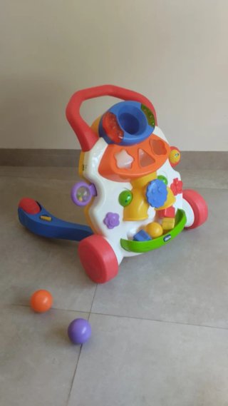 Andador Chicco 2 en 1 con actividades