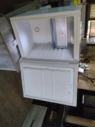 Nevera pequeña blanca