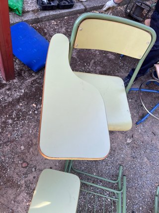 Sillas plegables metálicas y madera