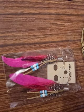 Bisutería: Pendientes Plumas y Pulseras, anillo