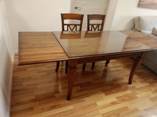 Mesa de comedor de madera y cristal y 6 sillas