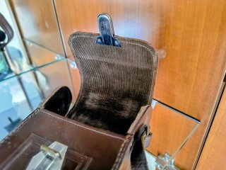 Funda de cuero antigua