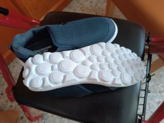 Zapatos cómodos verano persona mayor