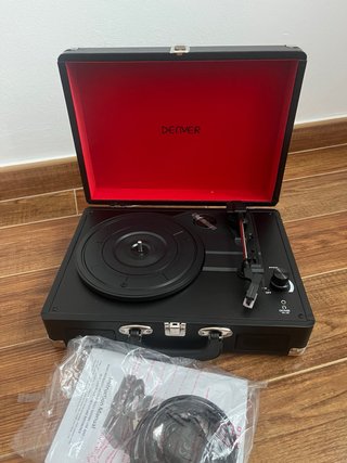 Tocadiscos Denver Negro y Rojo