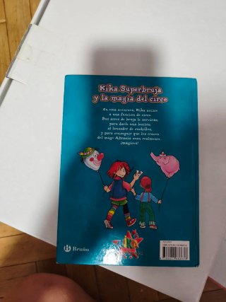 Kika Superbruja y la magia del circo