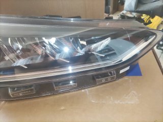 Faro Izquierdo Ford Focus ST MK4.5 del año 2023.