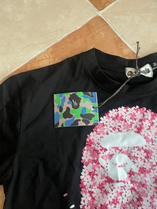 Camiseta Bape Árbol Sakura Negra y Rosa