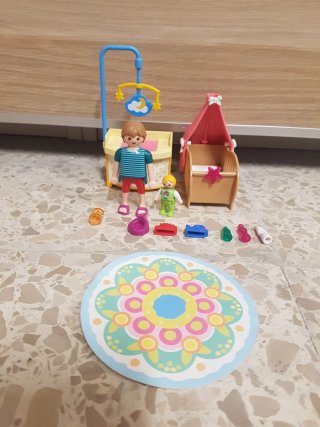 Playmobil Habitación Bebé con Cuna y Figuras
