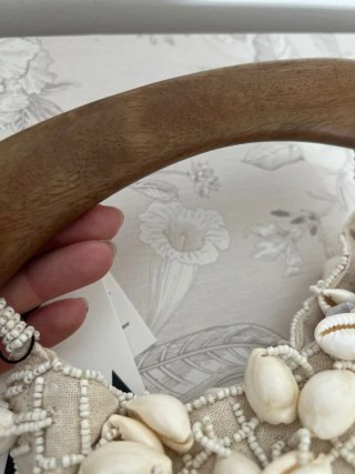 Bolso Zara conchas y asas de madera