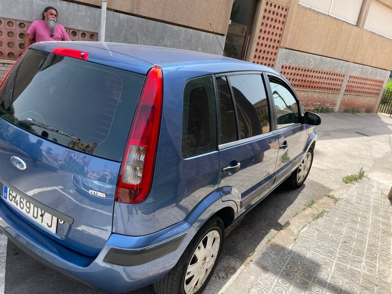 Ford Fusion 2007 - foto 1