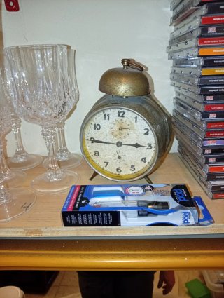 Reloj despertador antiguo