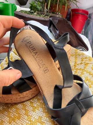 Sandalias de cuña negras